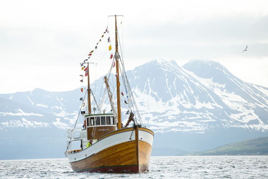 1 Hour Photo & History Cruise - Who will enjoy Hermes II most?
