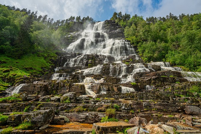 2-Day Round Trip from Bergen: THE GRAND SOGNEFJORD – fjords, waterfalls, glacier - Flåm, the railway, and Stegastein