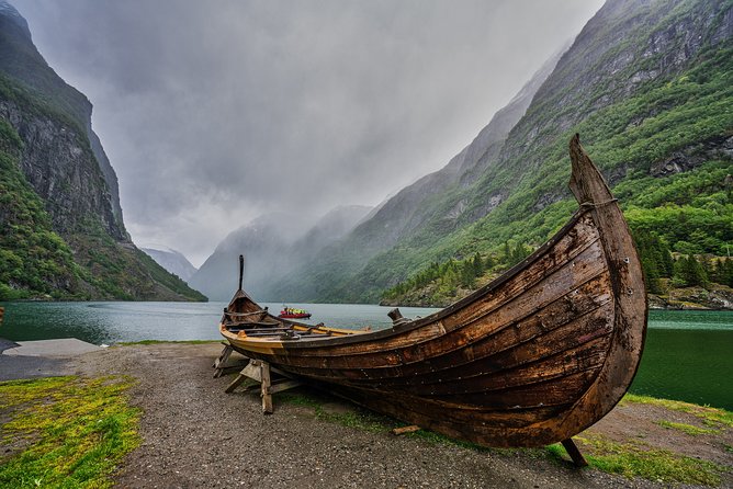 2-Day Round Trip from Bergen: THE GRAND SOGNEFJORD – fjords, waterfalls, glacier - Walking toward the blue ice of Nigardsbreen