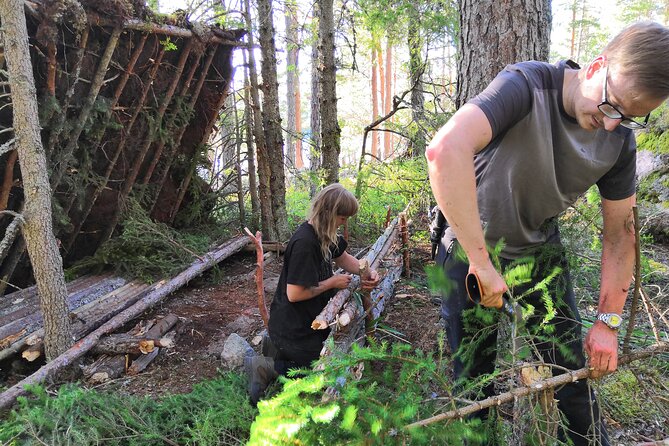 2-Day Small-Group Basic Skills Survival Course in Södermanland - Group survival and taking responsibility