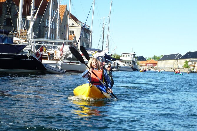 2 Hours Guided Kayak Tour in Copenhagen Harbor - Seeing a palace from the water