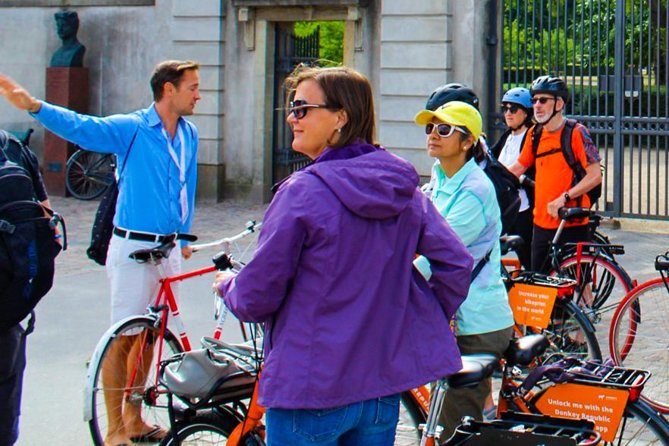 3-hour Copenhagen City Highlights Bike Tour - Churches, gardens, and royal Copenhagen