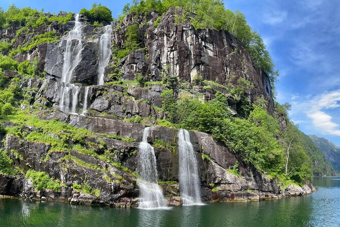 4 Day Bergen - Hardangerfjord private fjord-cruise - Day two: Folgefonna National Park and an overnight in Norheimsund