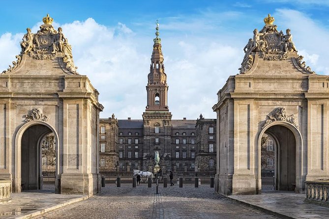 4-Hour Private Half-Day Frederiksborg Castle Tour - Meeting your guide at Copenhagen Central Station