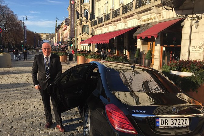 8 hours Full-Day Exclusive Oslo Tailormade Guided Limo Tour - Holmenkollen connects Oslo to skiing