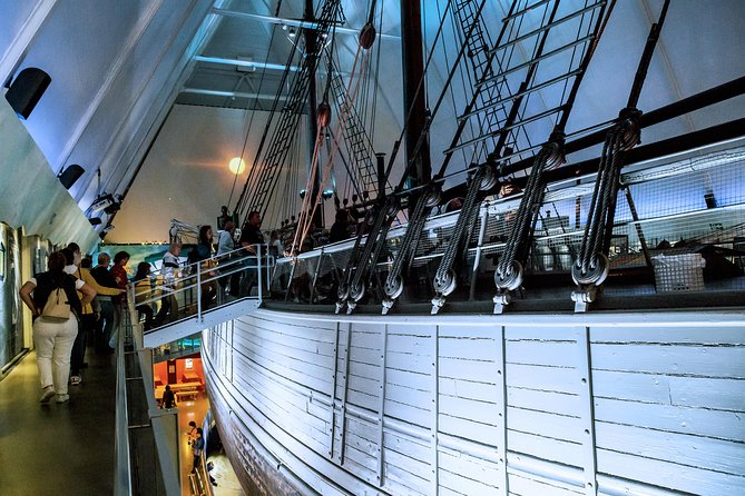 8 hours Full-Day Exclusive Oslo Tailormade Guided Limo Tour - Frognerseteren adds food and timber architecture