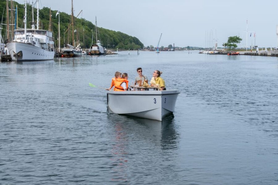 Aarhus: 1 or 1,5 Hour Boat Rental - No License Required - Is $76 a fair price for a private group?