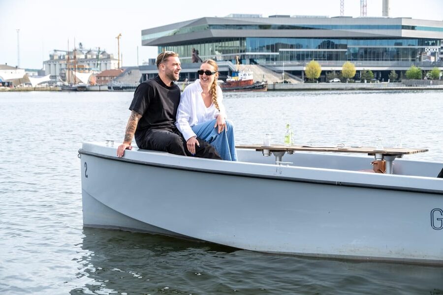 Aarhus: 1 or 1,5 Hour Boat Rental - No License Required - The 15-minute briefing that gets you moving