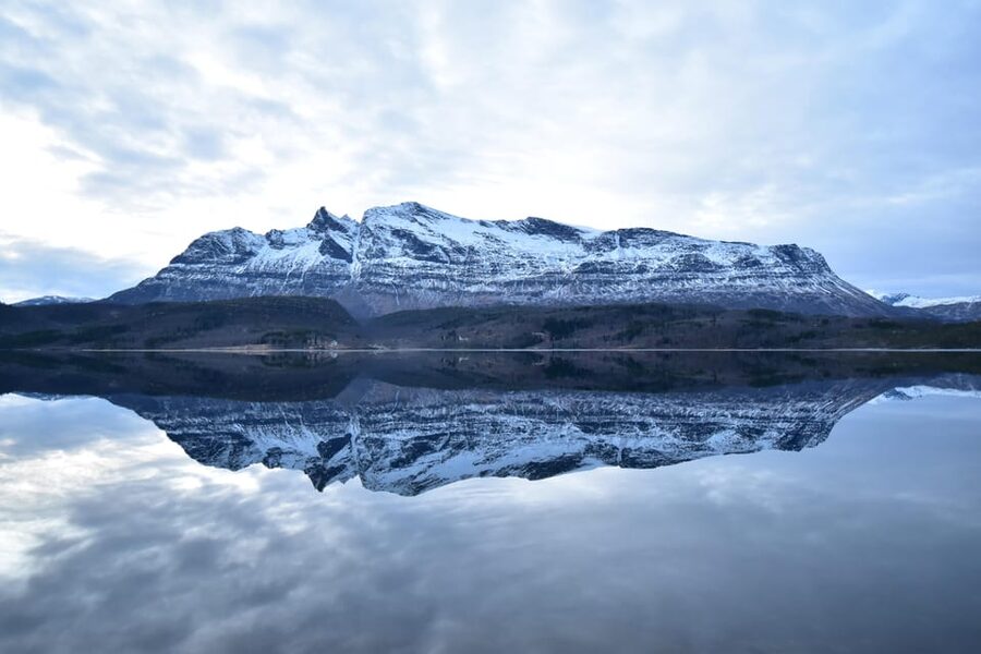 Abisko: Fjord Sightseeing and Photography Tour - The scenery changes after Riksgränsen