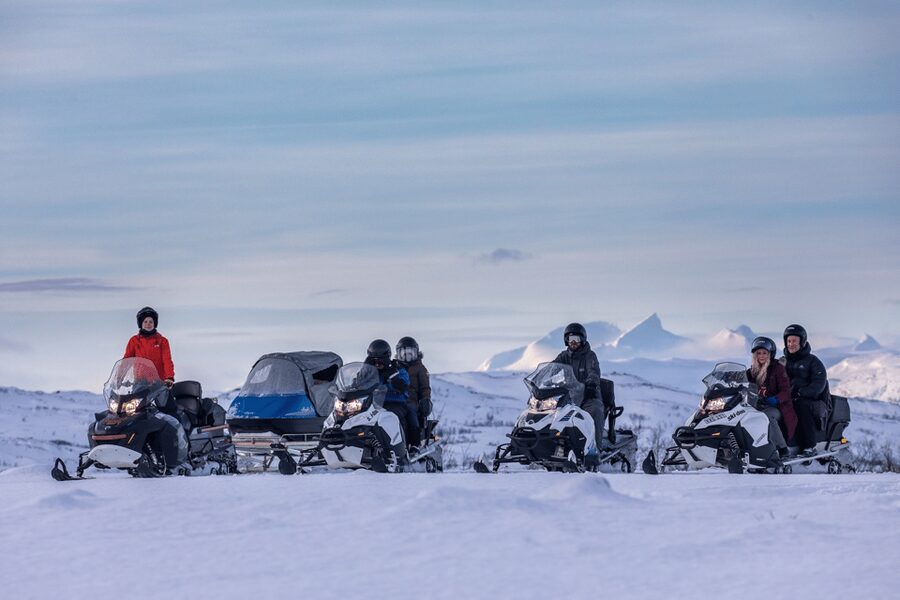 Abisko: Great Outback Snowmobile Tour with Lake Abiskojaure - Why this snowmobile route feels different