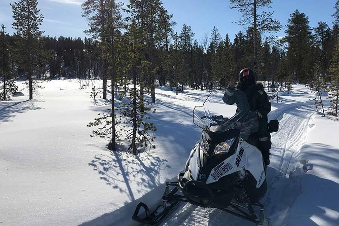 Afternoon Snowmobile Tour - Should you book the 3 p.m. snowmobile tour?