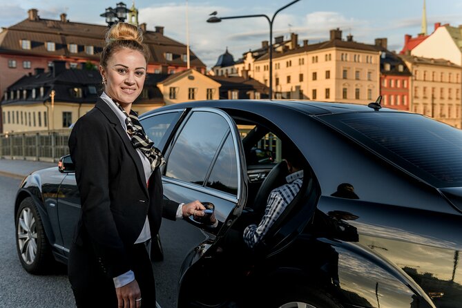 Airport Limousine Transfer: Arlanda Airport to Stockholm City 1-7 Passengers - Comfort Features That Matter After a Flight