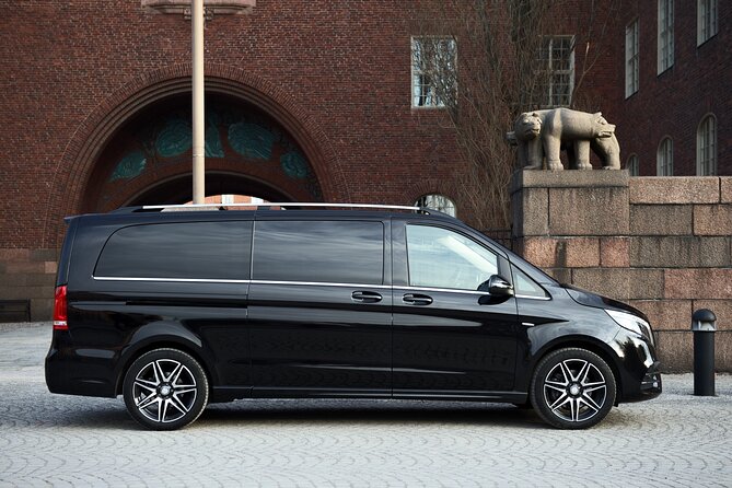 Airport Limousine Transfer: Arlanda Airport to Stockholm City 1-7 Passengers - Who Will Find This Transfer Most Useful