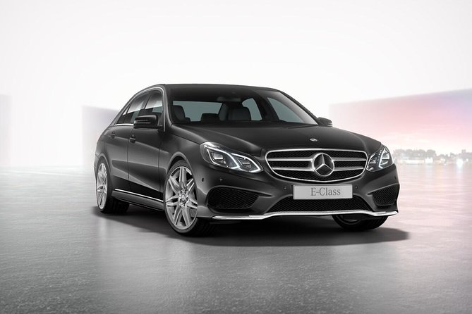 Airport Limousine Transfer: Stockholm City to Arlanda Airport 1-7 Passengers - A Calm Final Ride From Stockholm to Arlanda