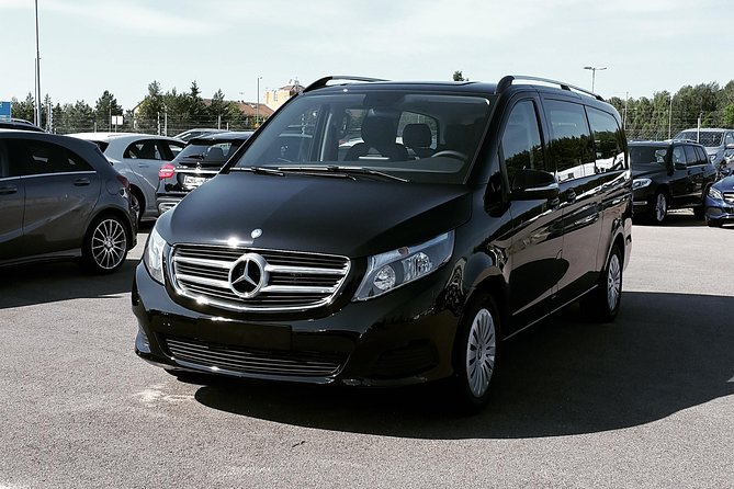 Airport Limousine Transfer: Stockholm City to Arlanda Airport 1-7 Passengers - Mercedes and BMW Options for Different Group Sizes