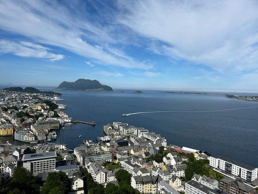 Ålesund: Giske and Godøy Islands Guided Sightseeing Tour - Why Giske and Godøy make a good half-day from Ålesund
