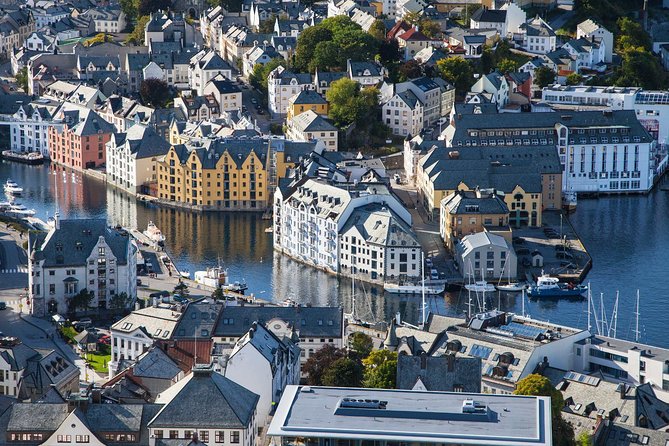 Alesund Shore Excursion: The Ultimate Sightseeing Tour - Walking, stairs, and mobility concerns