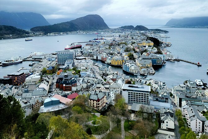Ålesund Two Hour Walking City Tour - Key points before you book