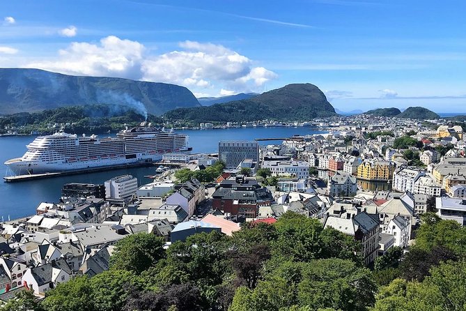 All Alesund Highlights in one tour - Brosundet and Ålesund’s sea-facing center