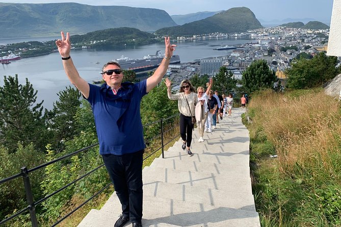 Amazing city walk in Ålesund - Group size, pace, and comfort