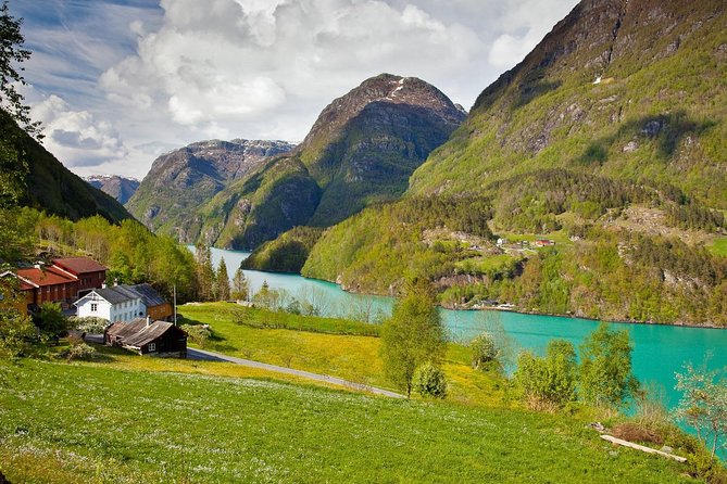AMAZING HARDANGER FJORD: Private guided round trip from Bergen, 10 hours - Route 7 and the first two waterfalls