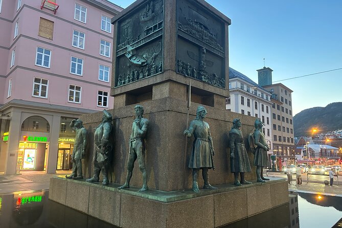 Audio Walking Tour in Bergen Famous Ghosts Location - Torgallmenningen and the city’s fires
