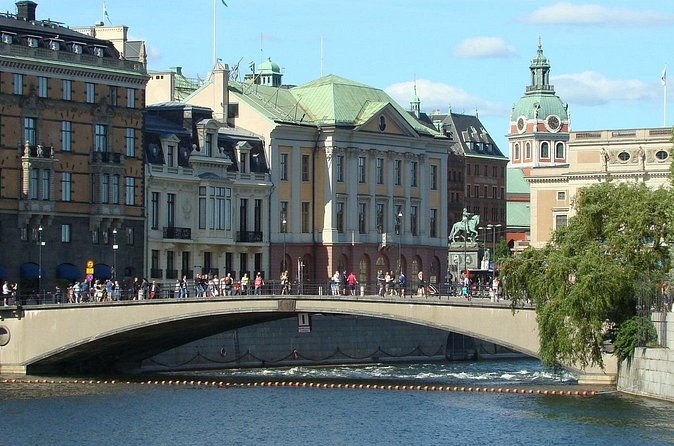 Beautiful Stockholm Small Group Walking Tour - Lejonbacken and the royal view