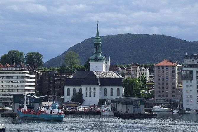 Bergen City Cruise - Skuteviken and the old wooden shore