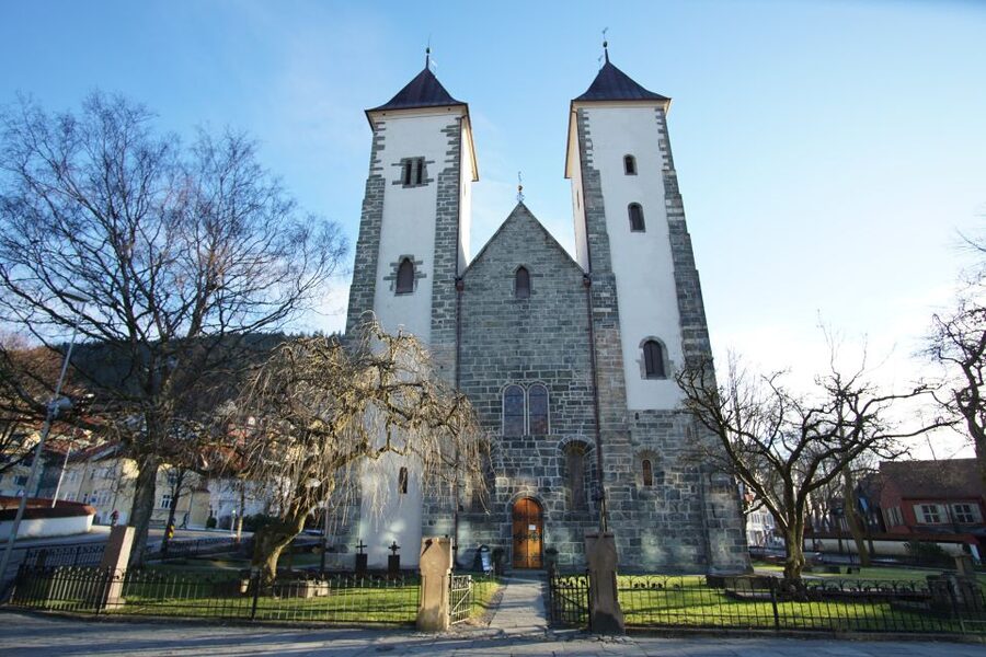 Bergen: City Tour on Foot - Starting beside Vågen and the Fish Market