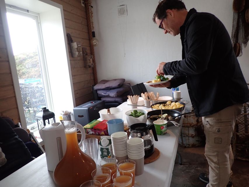 Bergen: Guided Fishing Tour with Outdoor Cooking - From Bergen streets to Syltøy’s open water