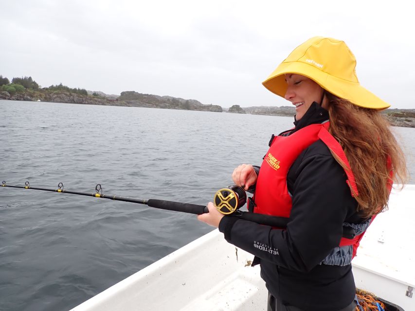Bergen: Guided Fishing Tour with Outdoor Cooking - Getting ready at the Øygarden base