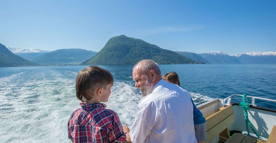 Bergen: Guided Fjord & Glacier Tour to Fjærland - Returning through Fjærland and Vik