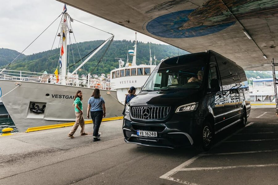 Bergen: Guided Minibus Tour with Photo Stops - From Bergen Fortress to Bryggen