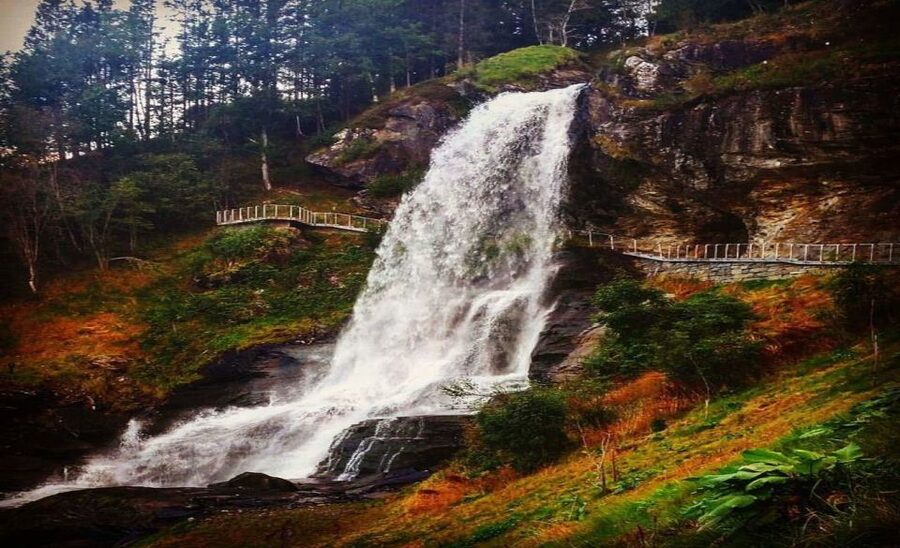 Bergen: Hardangerfjord, Voss Gondola & 3 Great Waterfalls - Skjervsfossen, a waterfall with a roadside setting