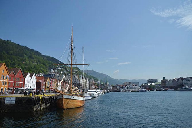 Bergen: Mostraumen Fjord Cruise - From Bergen harbor to the narrow Mostraumen route