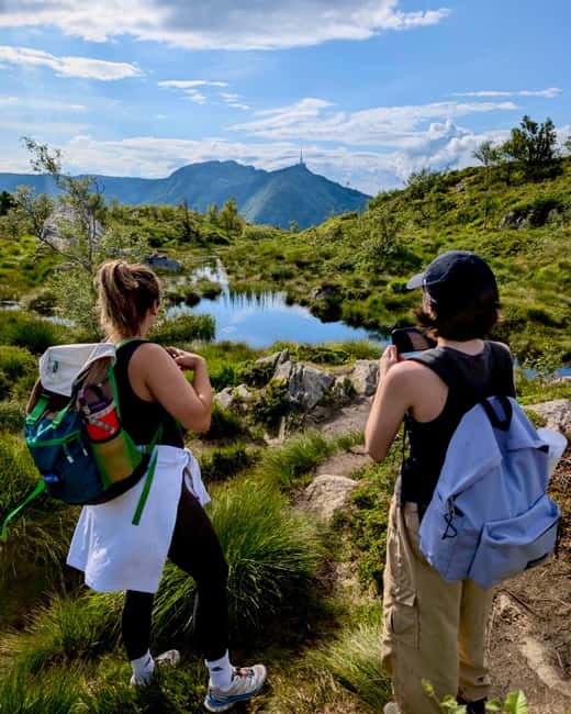 Bergen: Mountain hike on top of Bergen - Public tour - Riding the Fløibanen to Mt. Fløyen