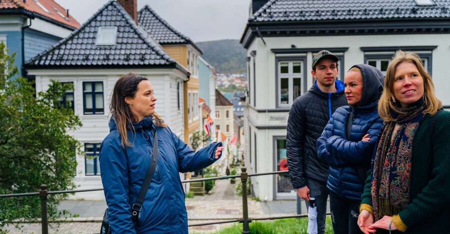 Bergen: Nordnes Neighborhood Hidden Gems Walking Tour - Meeting at the white stone building