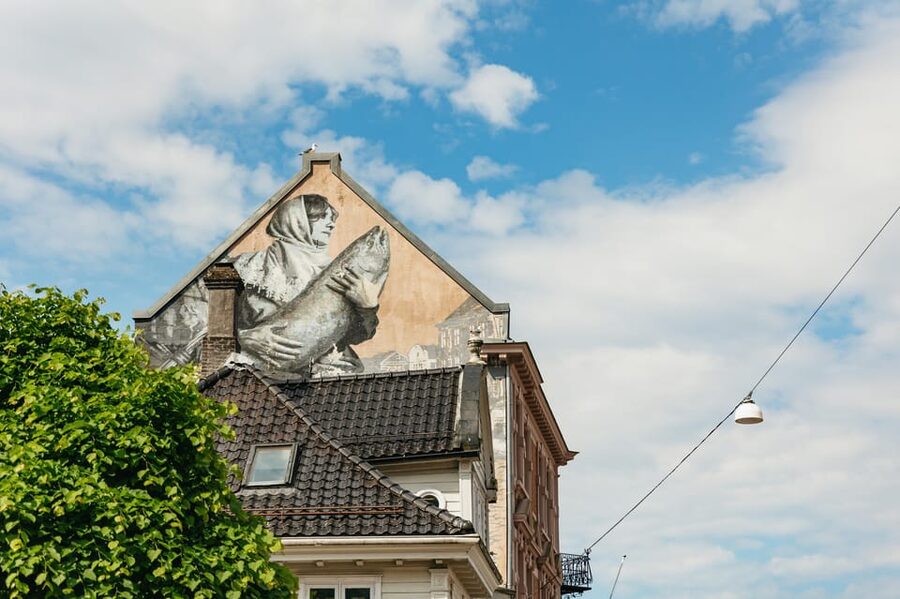 Bergen: Past & Present Small Group Guided Walking Tour - Who should book this walking tour?