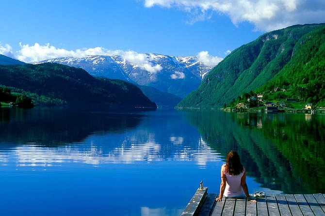 Bergen: Private Full-Day Roundtrip to Hardangerfjord with cruise - Walking behind Steinsdalsfossen
