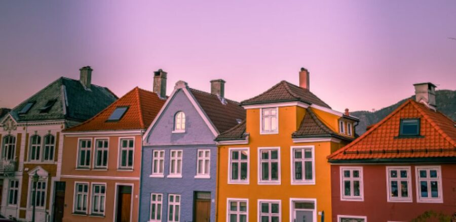 Bergen: Private Guided City Sightseeing Tour - Bryggen, Bergen’s best first stop