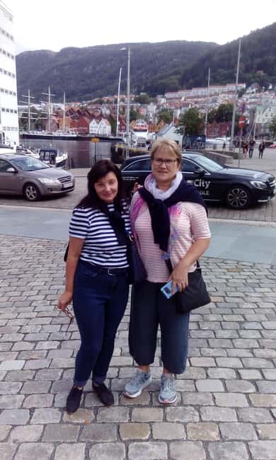 Bergen: Private Tour with a Local - The historic center, old houses, and local stories
