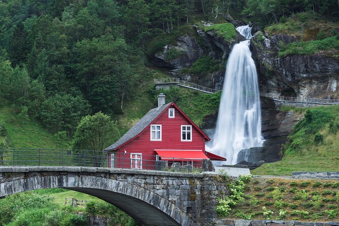 Bergen : Private Waterfalls and Wonders Tour in Norway - Bergen to Vossevangen, the scenic start