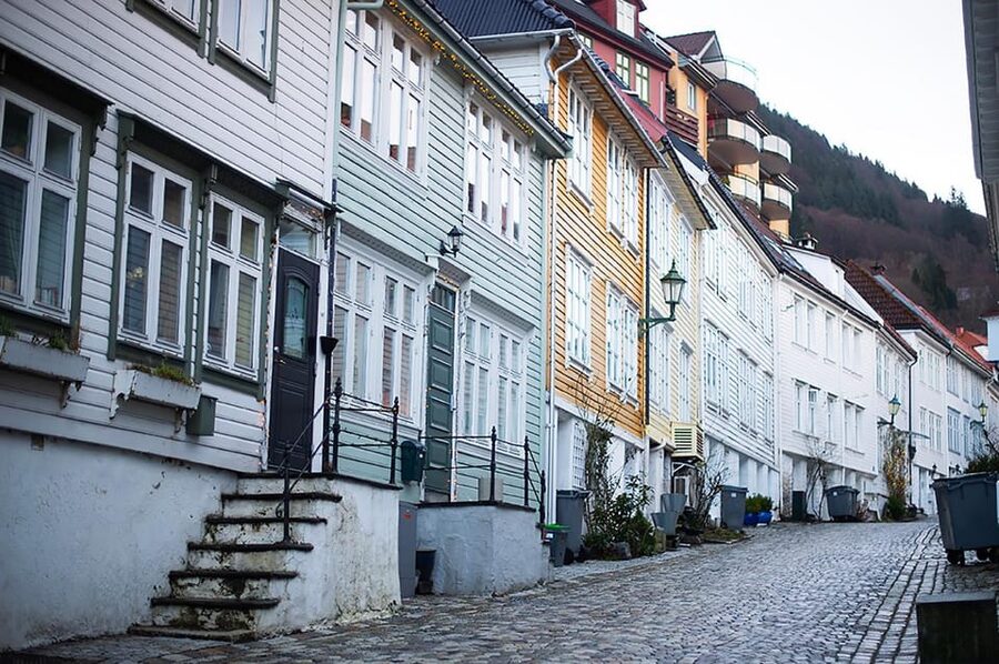 Bergen's Twilight Magic: An Evening Adventure - Taking in the harbor after dark