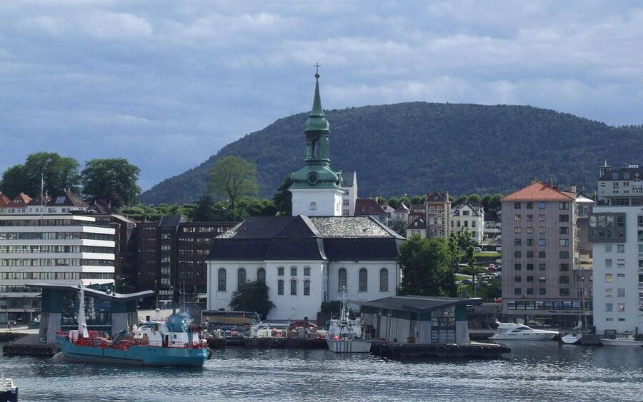 Bergen: Sightseeing Cruise of Bergen's Historic Landmarks - What the boat is like in cold or wet weather