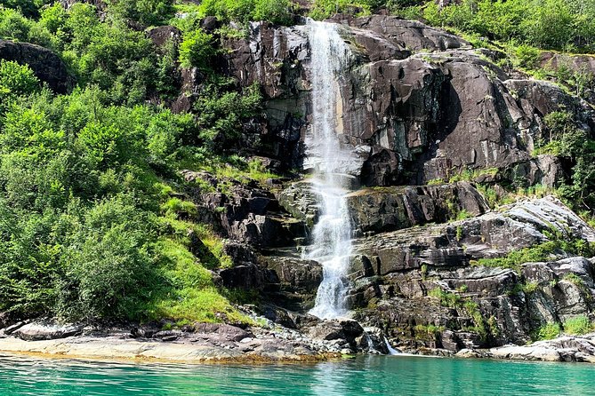 Bergen to Hardangerfjord VIP car + private yacht Fjord cruise - Returning through Samnanger Municipality