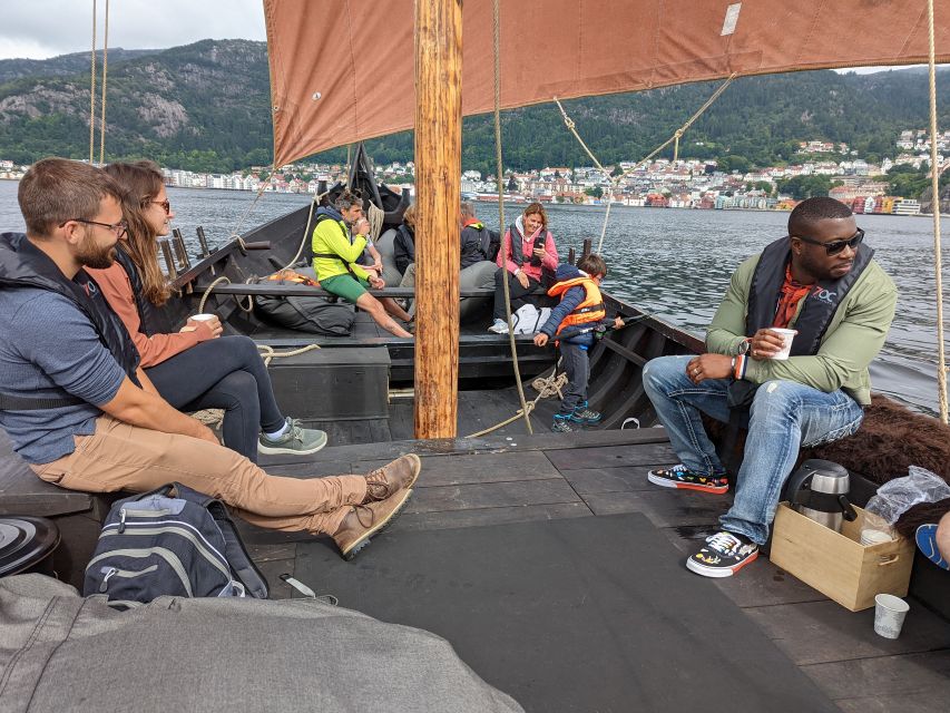 Bergen: Viking Ship Sailing Experience and Sightseeing Trip - Fishing for mackerel during the cruise