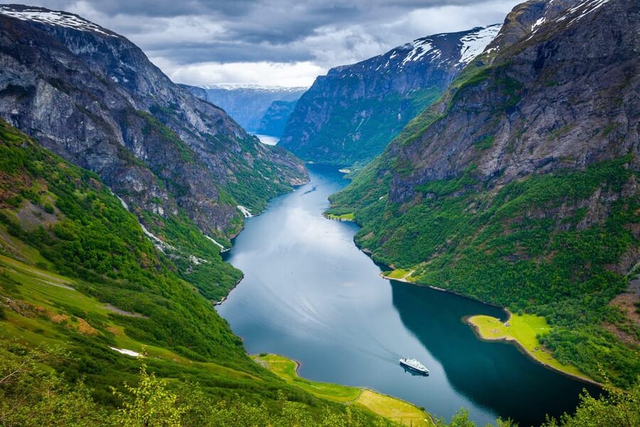 Bergen: Viking Village, Nærøyfjorden Cruise and Flåm Railway - Why this route works so well from Bergen