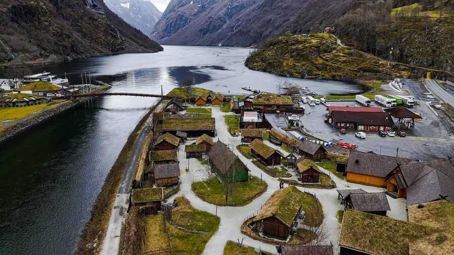 Bergen: Viking Village, Nærøyfjorden Cruise and Flåm Railway - The schedule changes with the season