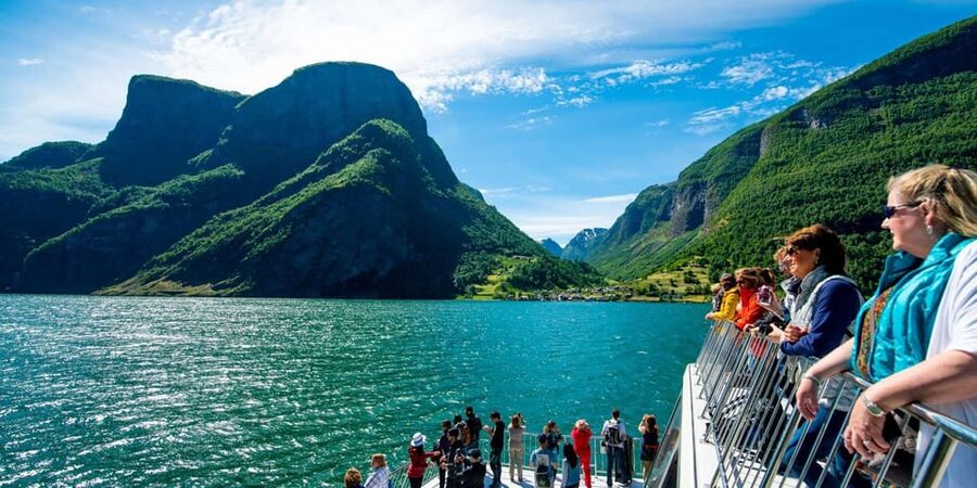 Bergen: Viking Village, Nærøyfjorden Cruise and Flåm Railway - What the $435 price really covers