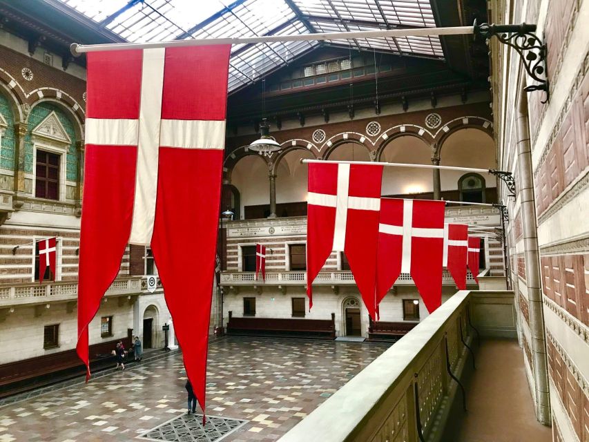 Best of Copenhagen Biking Tour-3 Hours, Small Group max 10 - From backstreets to bridges and quiet corners